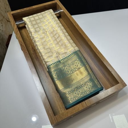 CREAM X SAPPHIRE CHOWKDI