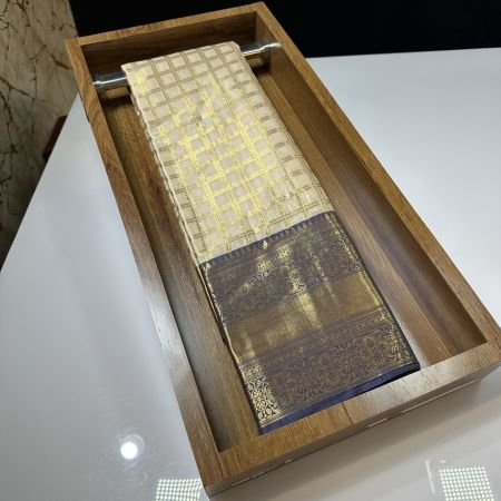 CREAM X BLUE CHOWKDI